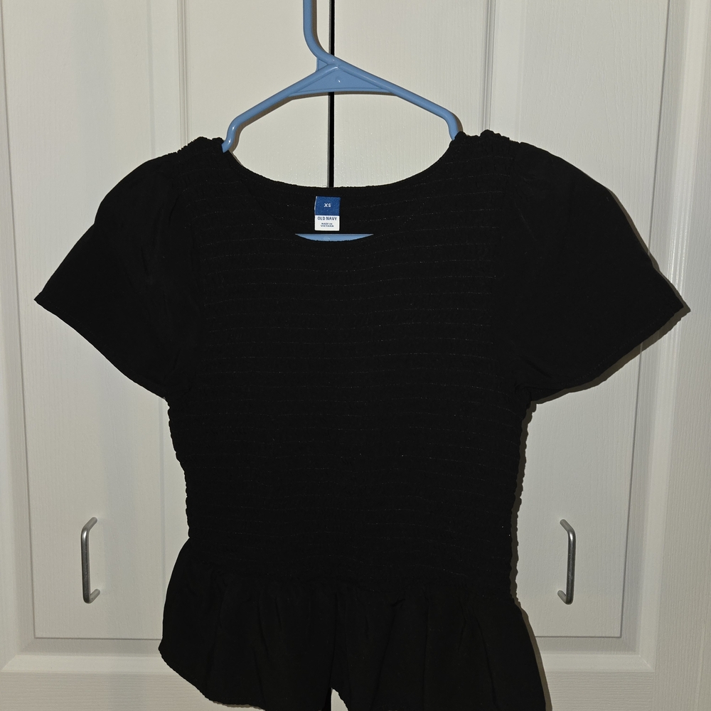Black Ribbed Top – Textured Bodice & Puff Sleeves (Size XS)